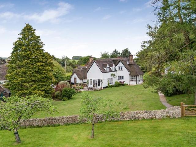 House for sale in Fossebridge, Gloucestershire