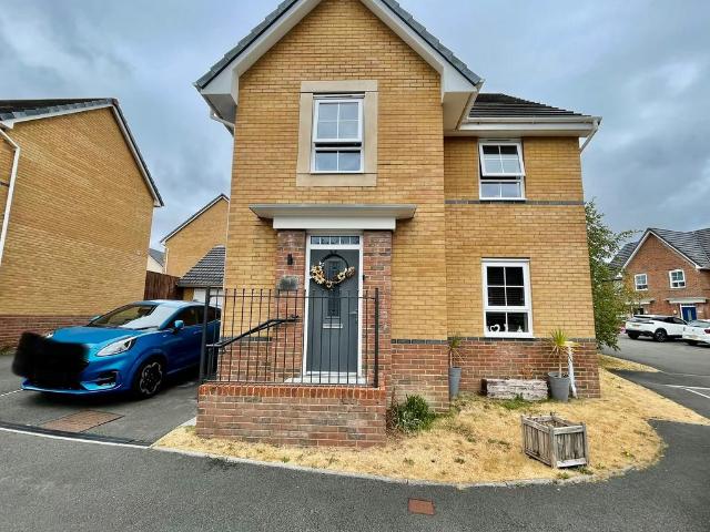 House for sale in Gorseinon, Wales