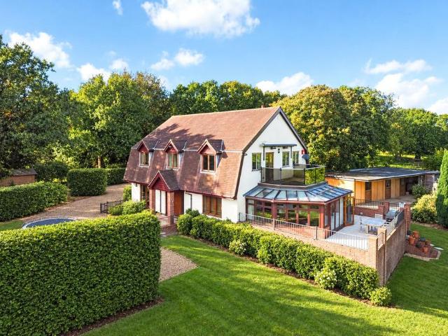 House for sale in Clanfield, East Hampshire