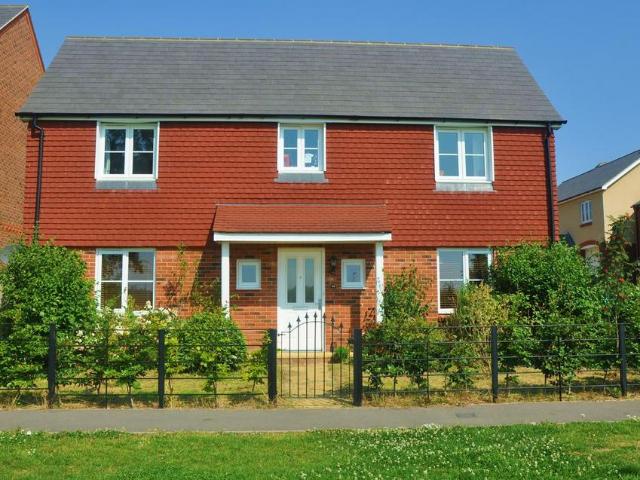 House for sale in Barton Stacey, Hampshire