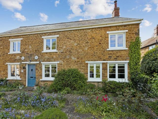 House for sale in Evershot, Oxfordshire