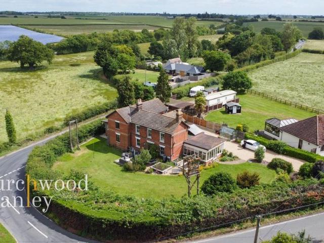 House for sale in Wix, Dale Hill