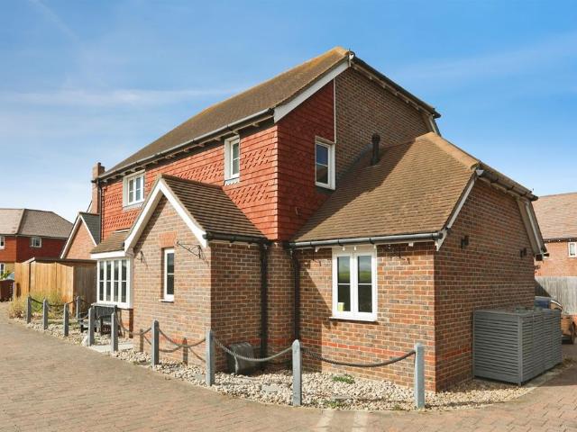 House for sale in Oad Street, Kent