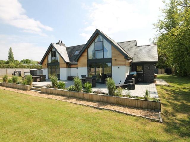 House for sale in Plumley