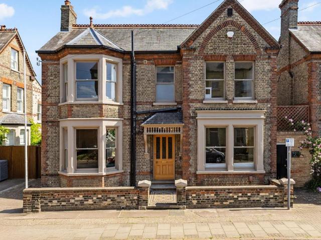 House for sale in Arbury, Cambridgeshire