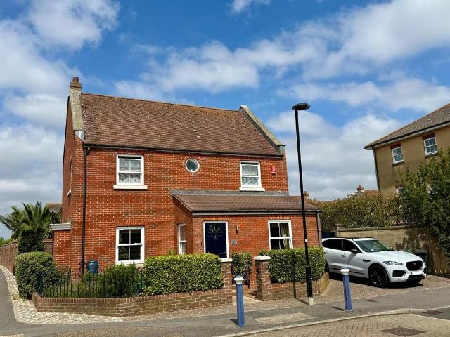 House for sale in Sovereign Harbour, Eastbourne