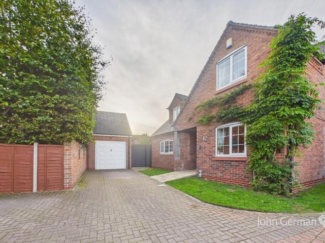 House for sale in Stretton, East Staffordshire