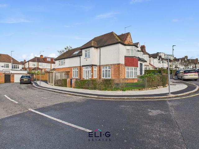 House for sale in Temple Fortune, Greater London