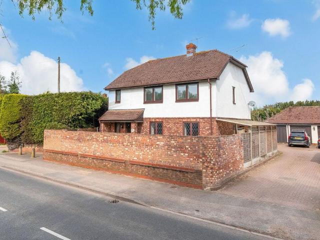 House for sale in Iver
