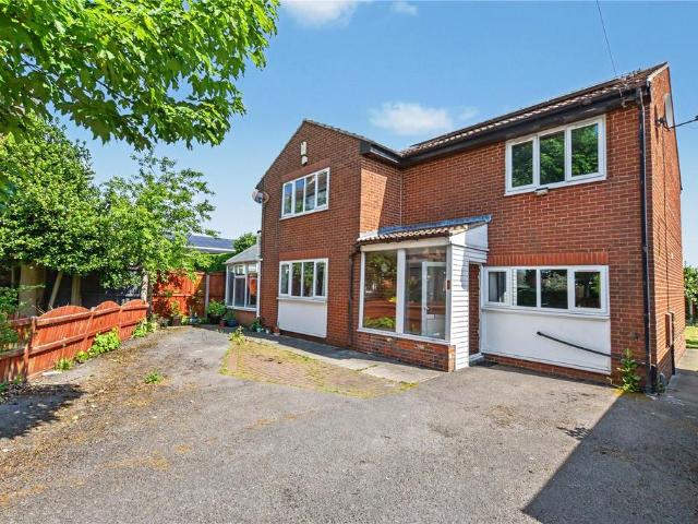 House for sale in Drighlington, Adwalton