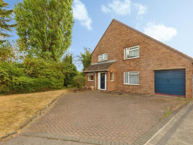 House for sale in Stoke Mandeville, Buckinghamshire