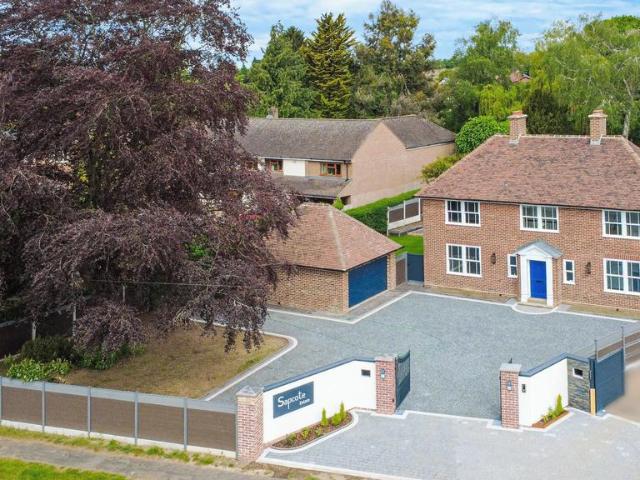 House for sale in Stoke Pound, Bromsgrove
