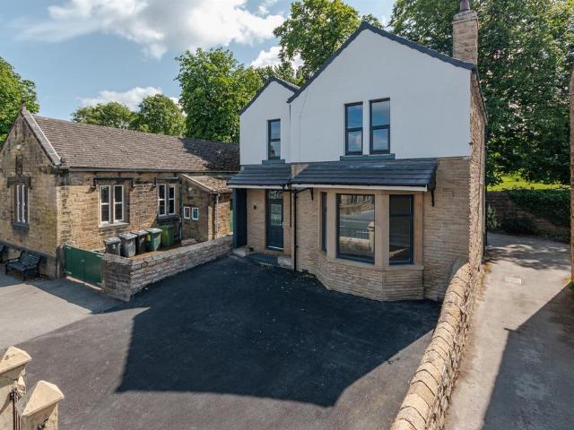 House for sale in Drighlington, West Yorkshire