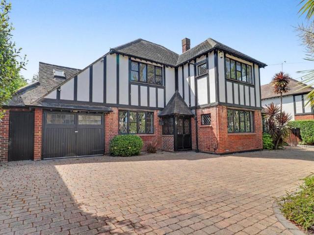 House for sale in North Shoebury, Alton Barnes