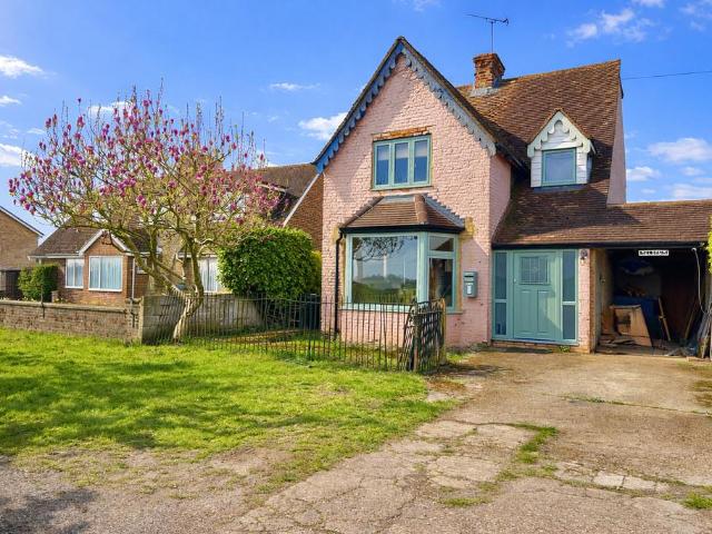 House for sale in Swallow, Buckinghamshire