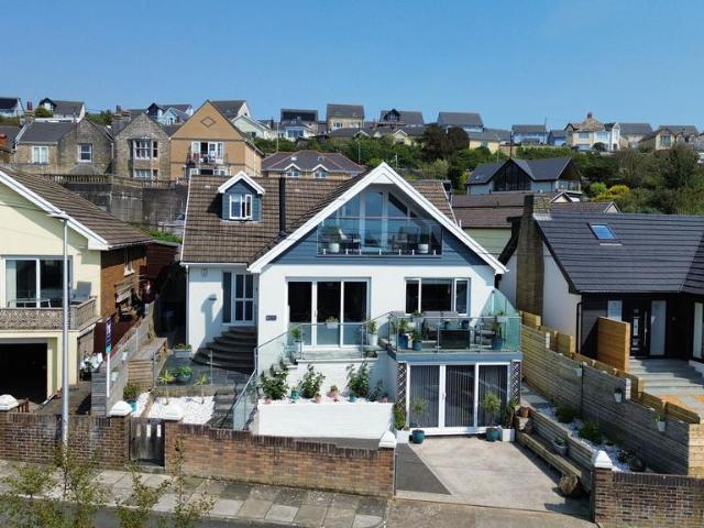 House for sale in Ogmore-by-sea, Wales