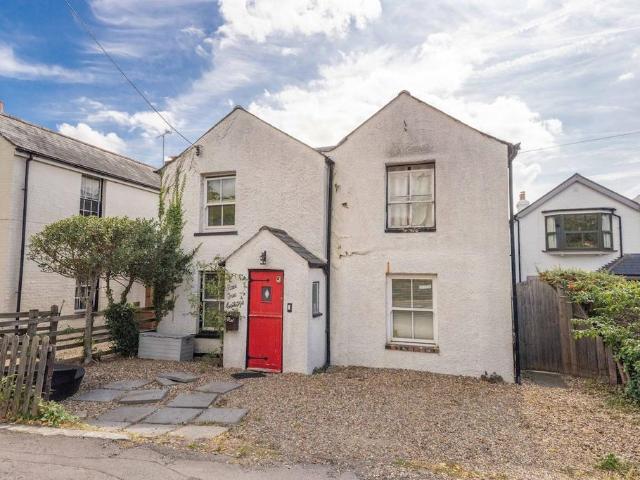 House for sale in Farnham Common, Buckinghamshire