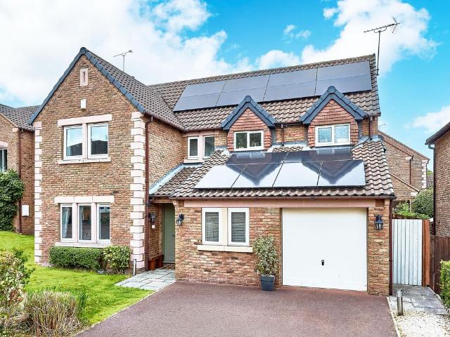 House for sale in Badsworth, West Yorkshire