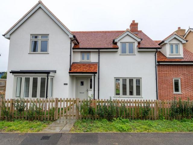 House for sale in Chelmondiston, Suffolk