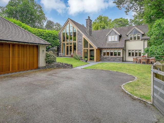 House for sale in Woodhouse Eaves, Elmfield