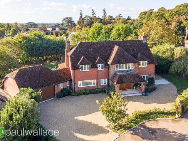 House for sale in Thundridge, East Hertfordshire