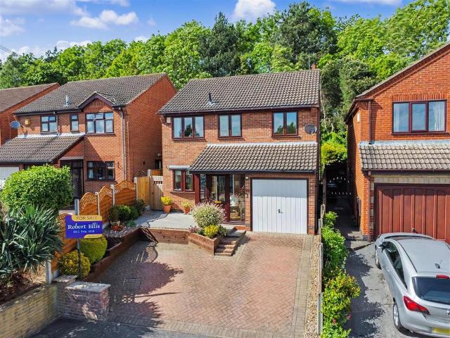 House for sale in Caldermill, East Midlands