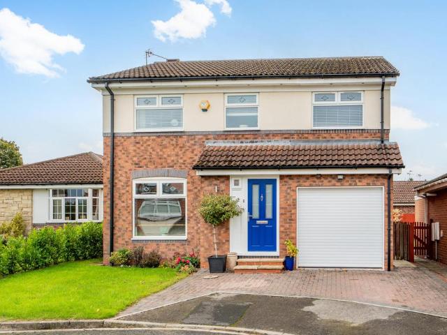 House for sale in High Field, York