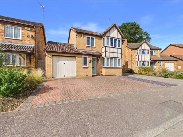 House for sale in Upton
