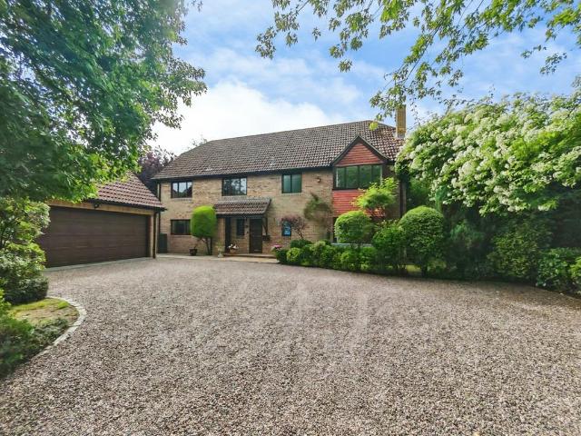 House for sale in Finchampstead