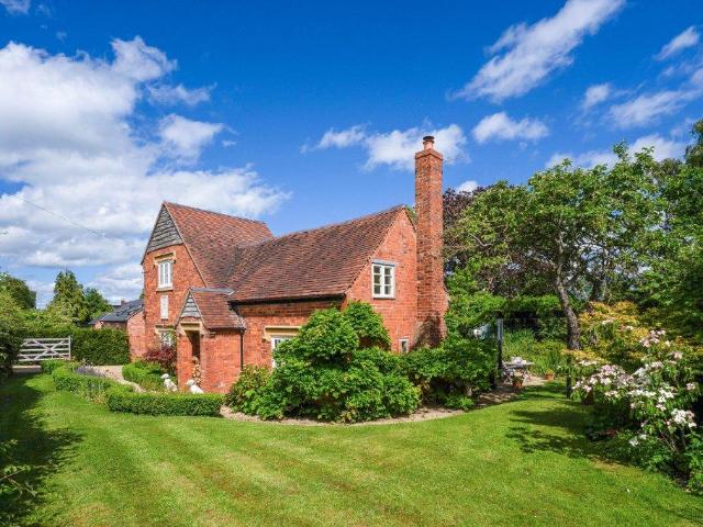 House for sale in Alderminster, Warwickshire