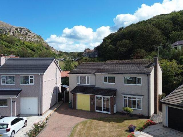 House for sale in Craigside, Wales