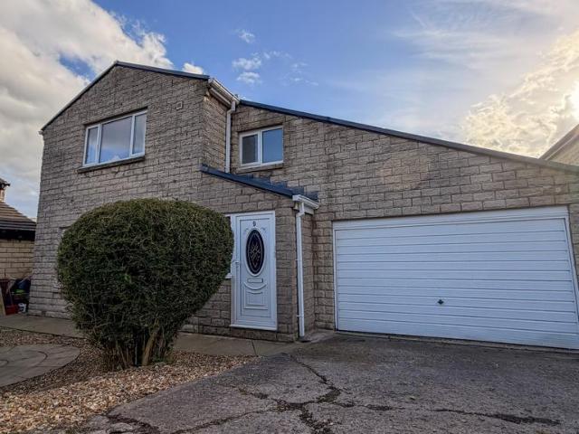 House for sale in Harrop Dale, Oldham