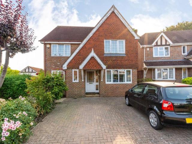 House for sale in Motspur Park, Greater London