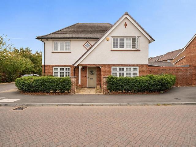 House for sale in Woodley