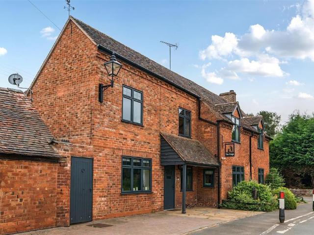House for sale in Mustow Green, Wyre Forest