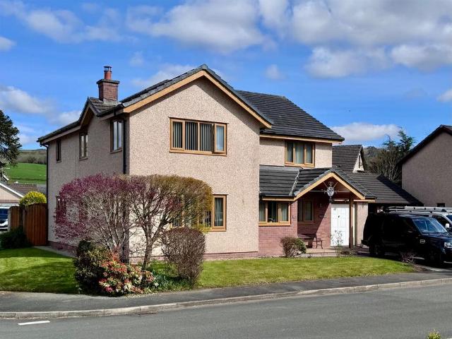 House for sale in Trofarth, Wales