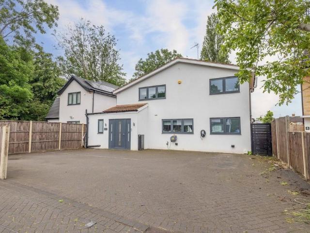 House for sale in Denham