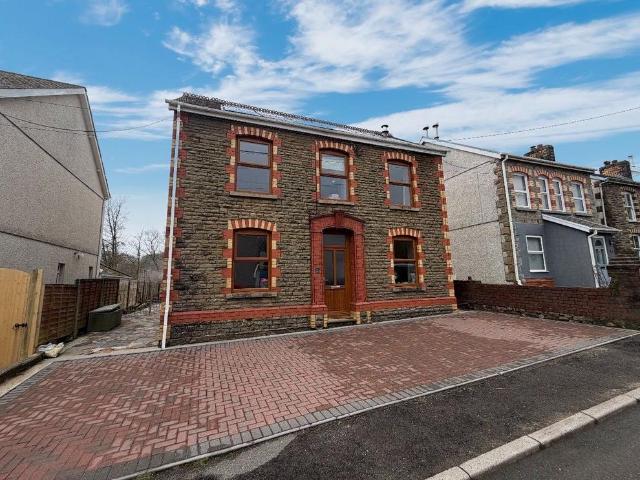 House for sale in Cwmamman, Glanaman