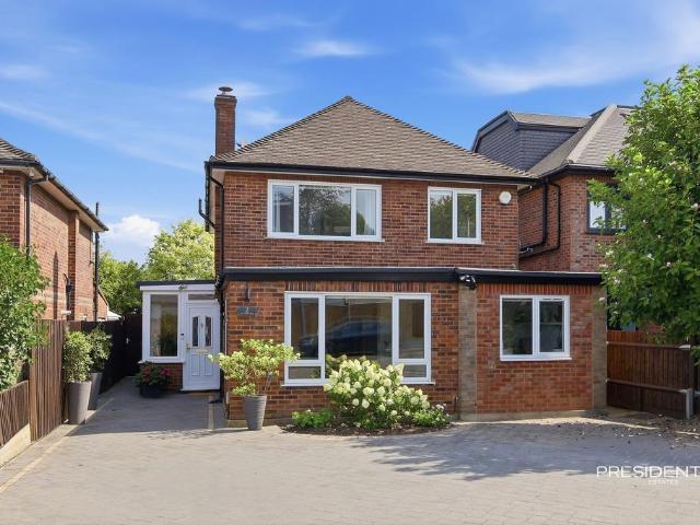 House for sale in Chigwell, Epping