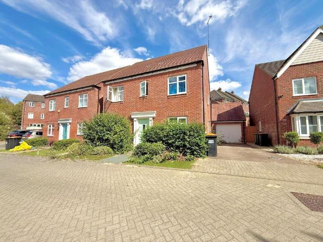 House for sale in Houghton Regis, Bedfordshire
