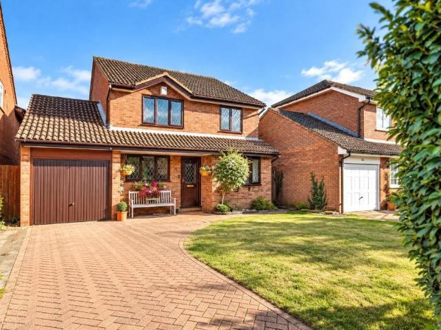 House for sale in Old Windsor, Windsor and Maidenhead
