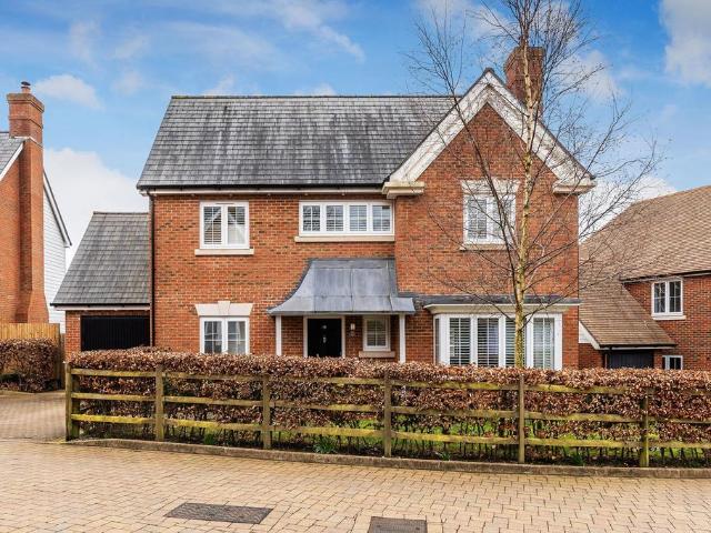 House for sale in Hawkenbury, Sandown Park