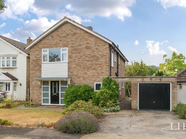 House for sale in Emerson Park, Greater London