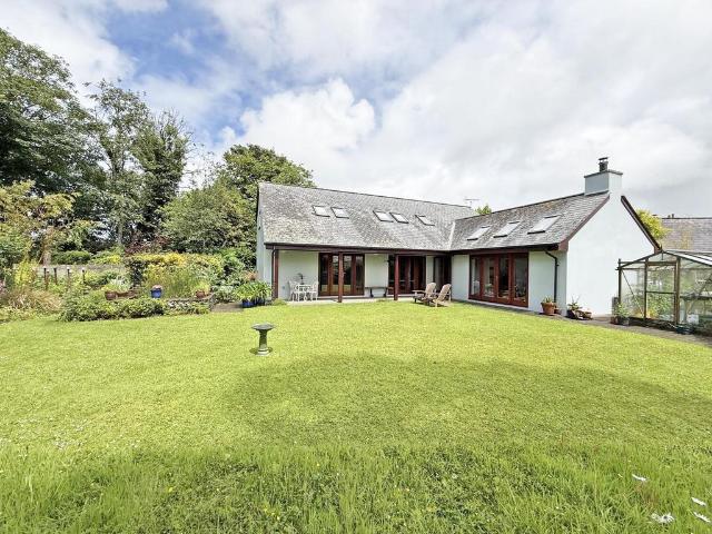 House for sale in St Tudy, Cornwall