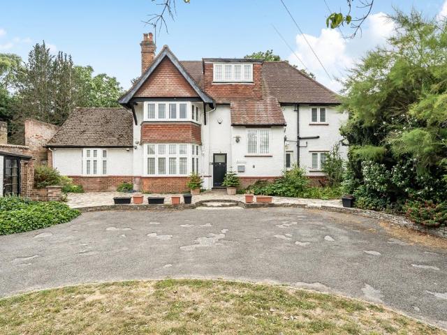 House for sale in Chalfont St. Peter, Denham