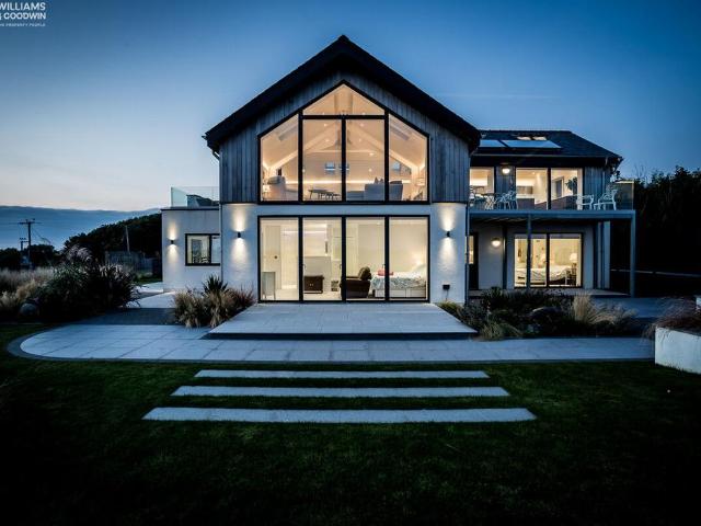 House for sale in Llanfaelog, Rhosneigr