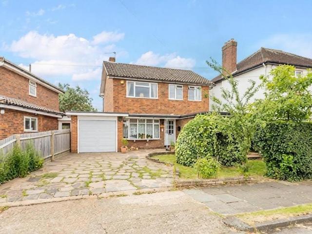 House for sale in Stoneleigh, Ewell