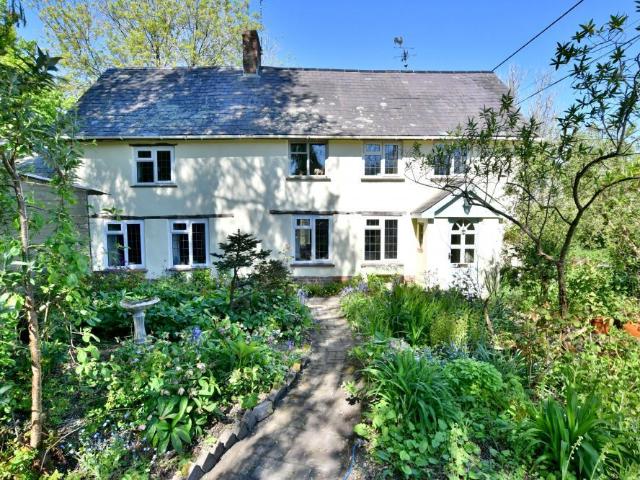 House for sale in Furzehill, East Dorset
