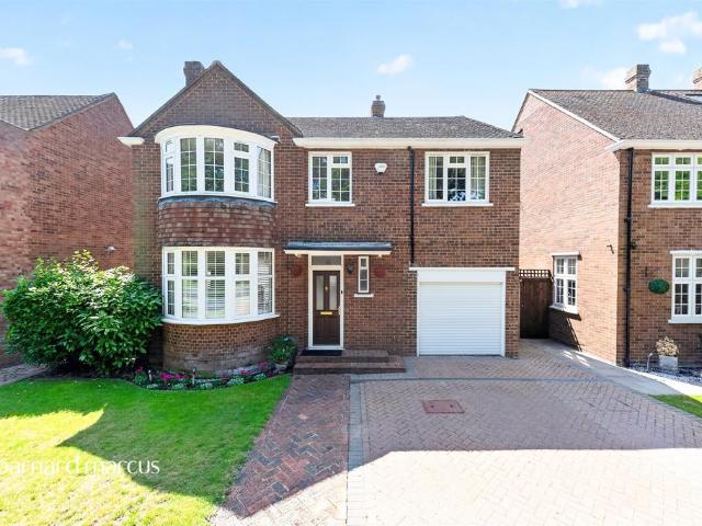 House for sale in London Borough of Hounslow, Hanworth