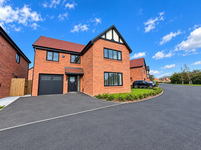 House for sale in Dobb Brow, Bolton
